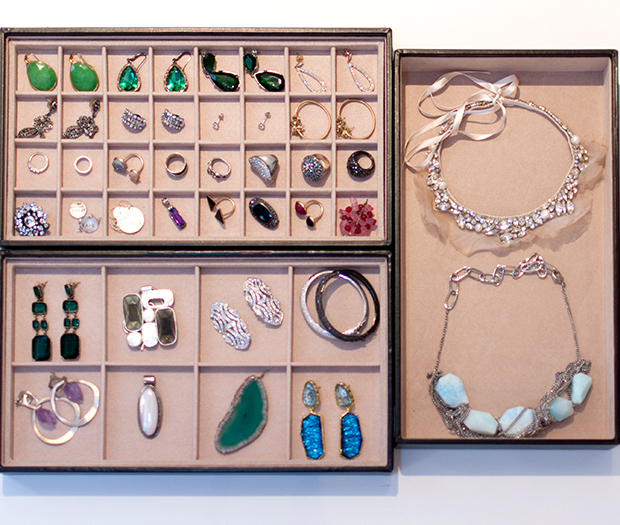 organizing-jewelry-jewelry-trays-filled