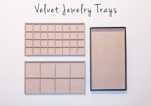 organizing-jewelry-velvet-jewelry-trays