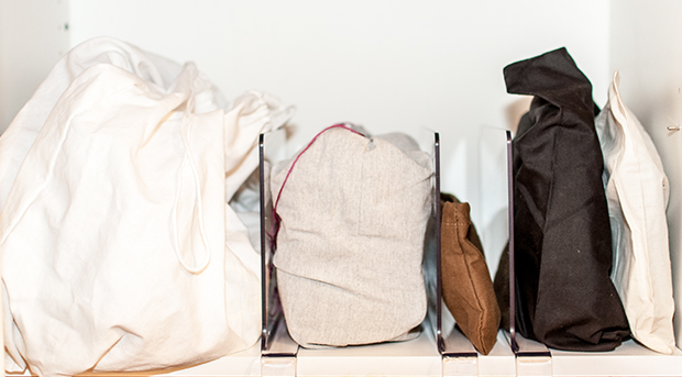 how-store-your-handbags-with-dust-bag