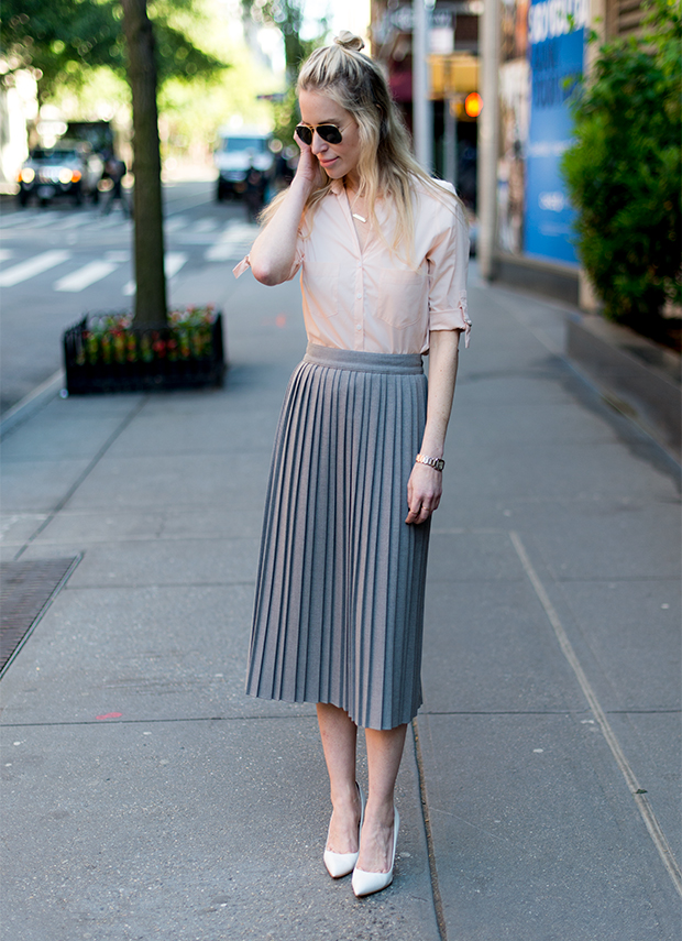 pleated-grey-skirt-yael-steren