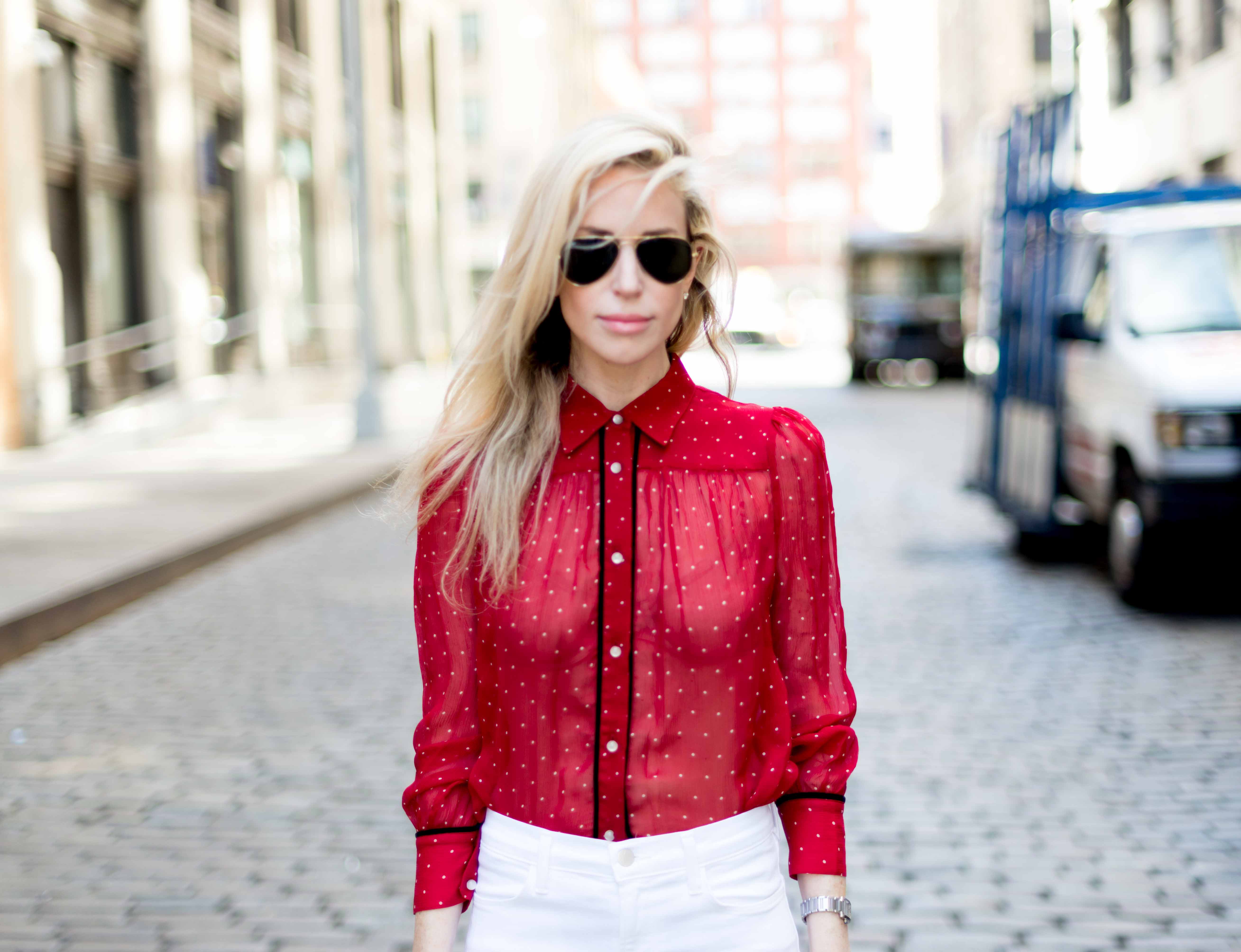 frame-red-blouse-yael-steren