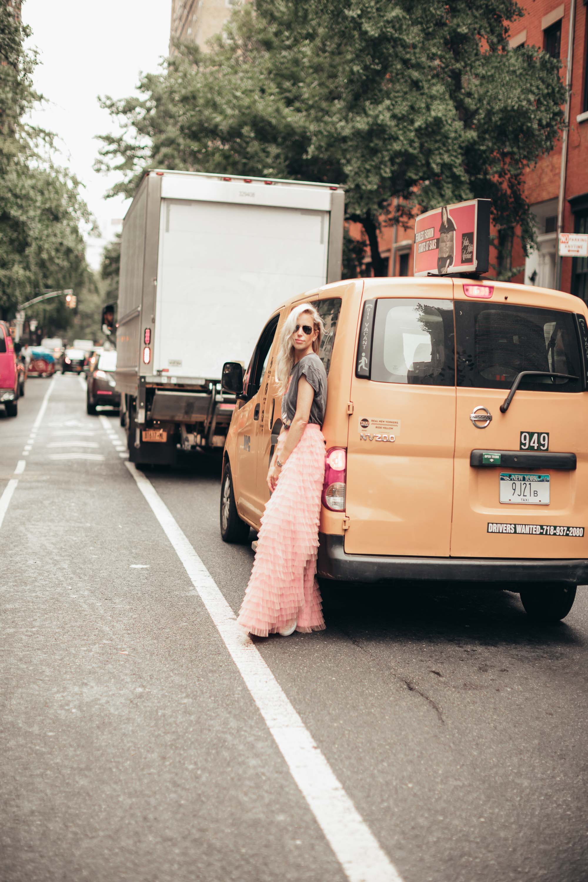 graphic-tee-and-skirt-yael-steren