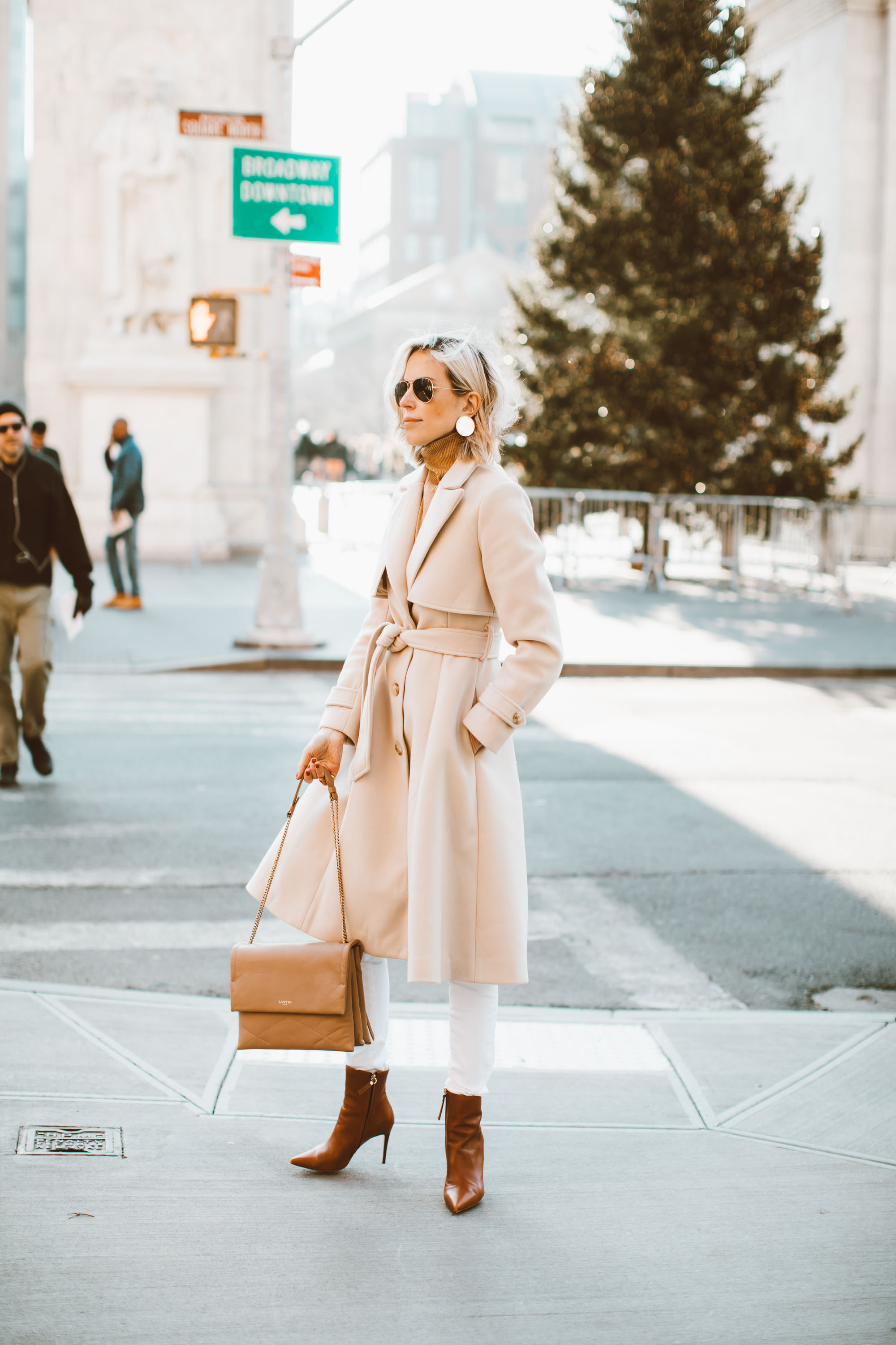 yael-steren-winter-white-outfit