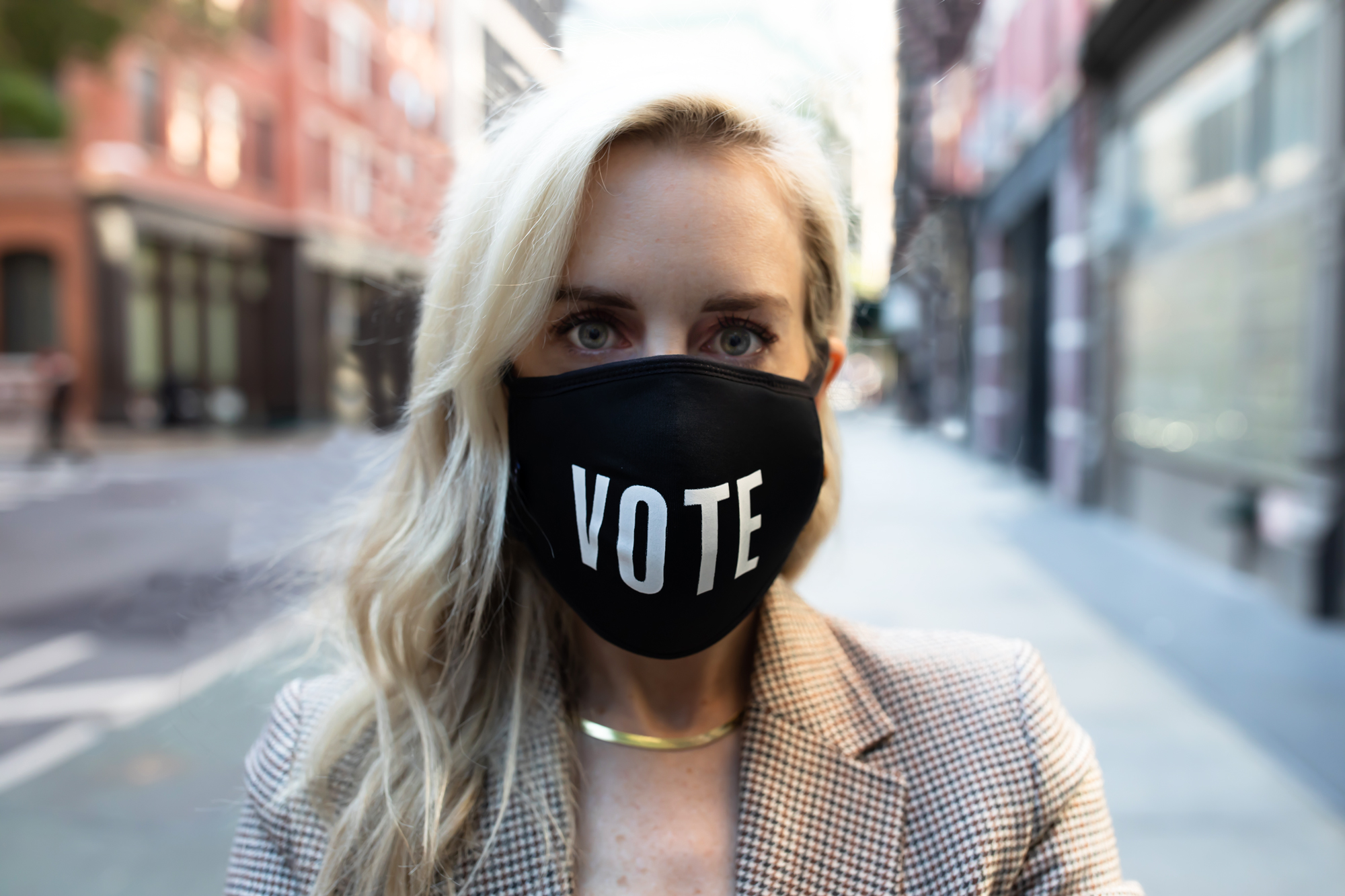 vote-mask-yael-steren